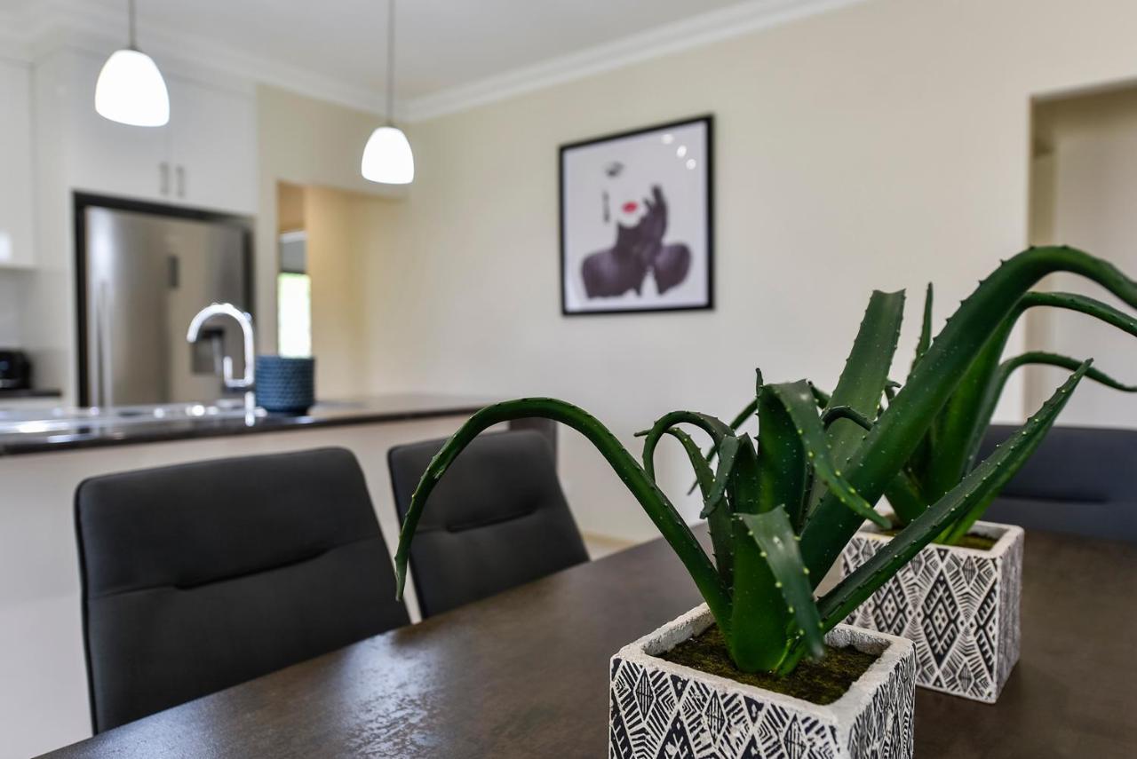 Accommodation On Lansell 1 Being Unit 1 Of 6 Lansell Street 마운트갬비어 외부 사진